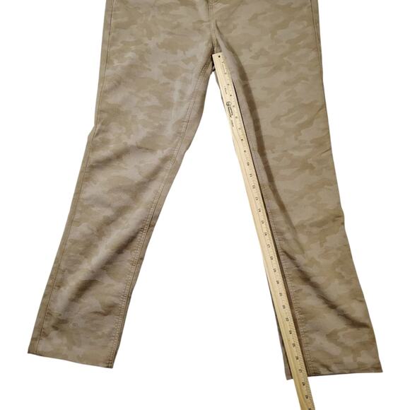 Denim & Co. Women's Brown Camo Comfy Knit Straight Leg Pull-On Jean Size M - Picture 4 of 6